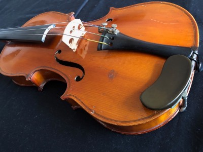 R3Valt Violin 02 2400x1800.jpeg