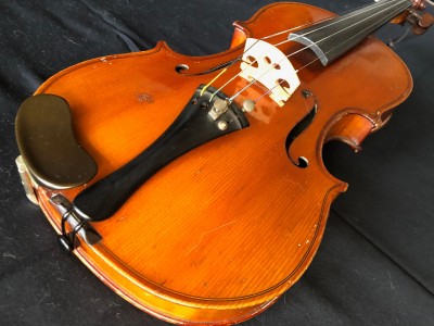 R3Valt Violin 03 2400x1800.jpeg