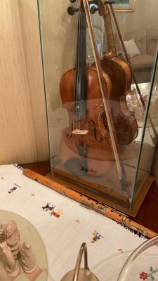 violin1.jpg